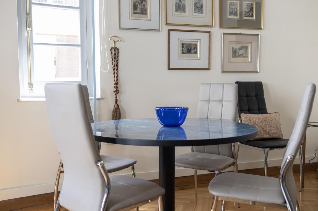 Ideal 4 Bdr Apartment In Plaka For 10! Atenas Exterior foto