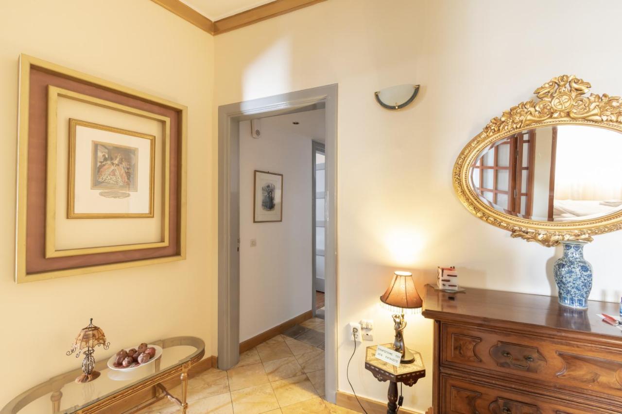 Ideal 4 Bdr Apartment In Plaka For 10! Atenas Exterior foto